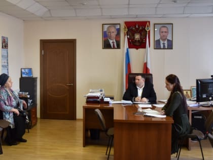 Сегодня глава Ртищевского района Александр Жуковский провел прием граждан по личным вопросам