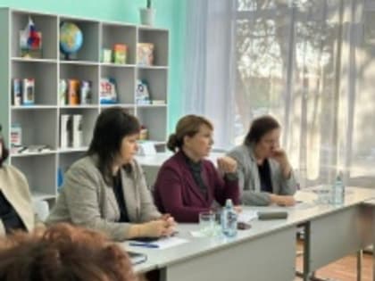 Елена Перепелицина посетила образовательные учреждения Гагаринского административного района