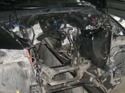 Пожилой мужчина разобрал припаркованный на трассе чужой "Туарег"