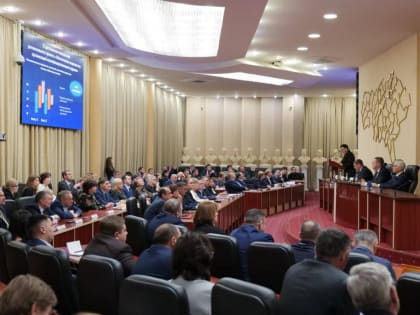 По поручению Романа Бусаргина проверят шесть больниц и поликлинику и перепрофилируют ГКБ №1