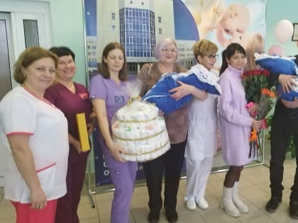 Из перинатального центра Саратова выписали первых тройняшек этого года
