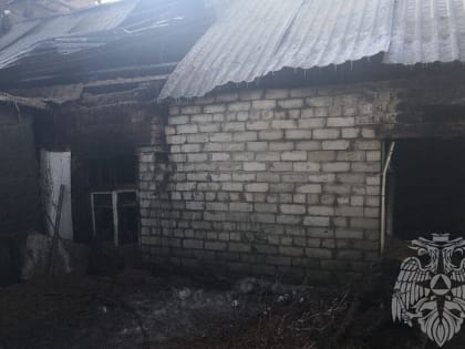 В частном секторе Кировского района горел трехквартирный дом