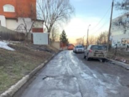 Представители администрации обследовали ул. Шелковичную и Большой Клинический проезд перед ремонтом