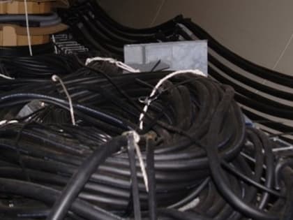 Три саратовца попались на краже силового электрокабеля