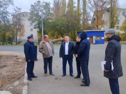 В Балаково и.о. руководителя следственного управления встретился с потерпевшими по уголовному делу о халатности органов местного самоуправления