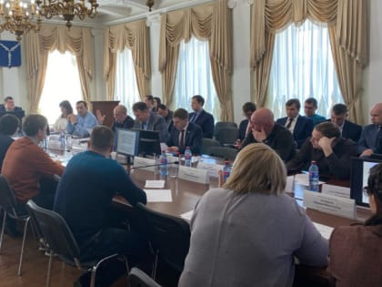 Саратовские коммунисты Алай и Гришанцов обошли единороса Кудинова в споре за членство в комиссии гордумы