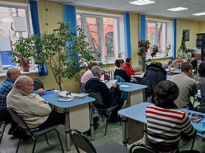 ЦГБ. Молодежный информационный центр. Поэтический клуб «Диалог». Тема встречи: Молодая поэзия весны  «Глотай весну голодным ртом…». Теория стихосложения. Влияние ритмики и рифмы на