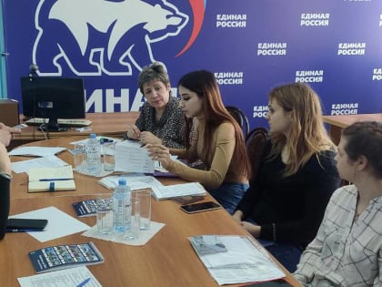 Квалифицированный юрист провел консультацию для детей-сирот Вольского района