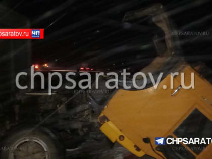 В столкновении двух грузовиков в Марксовском районе пострадал мужчина