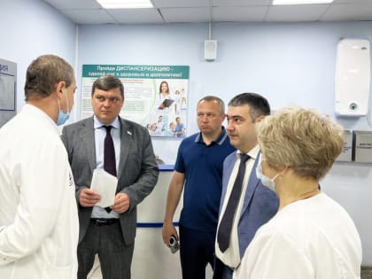 Андрей Еремин предложил решить проблему с нехваткой узких специалистов в саратовской поликлинике через целевую подготовку