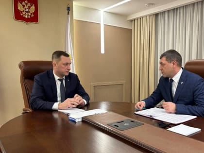 Роман Бусаргин встретился с начальником управления ветеринарии Правительства области Алексей Балалаев.