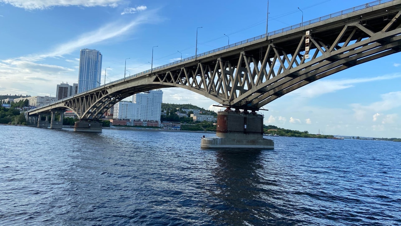 Энгельс саратовская 19. Волга мост Саратов. Саратовский мост с Энгельса. Волга мост Саратов Энгельс. Волга река мост Саратов.