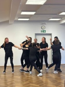 Zhinochyi Kod - Theater in Ukrainischer Sprache - 28.11.2025 18:00 at Kultur Hof, Ludlgasse 16, 4020 Linz, Österreich