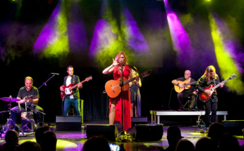 Tori Sparks ＆ El Mar (USA/ESP) - 08.05.2026 18:00 at Kulturfabrik Kufstein, Feldgasse 12, 6330 Kufstein, Österreich