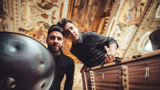 Manu Delago ＆ Max ZT - Deuce Tour 2026 / Wattens - 18.03.2026 19:00 at Kultur- und Gemeinschaftshaus Neuwirt Wattens, Innsbruckerstraße 12, 6112 Wattens, Österreich