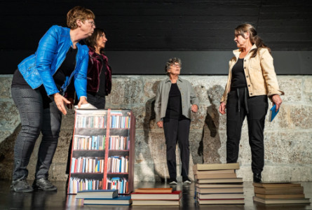 Theatergruppe Infektiös: WOAH Leben - 26.11.2025 19:00 at Stadtbühne Imst, Bundesstraße 3, 6460 Imst, Österreich