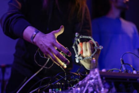 Vom Berg in den Club - Kaleidoskope der Begegnungen - 21.01.2026 21:00 at Stadtwerkstatt, Kirchengasse 4, 4020 Linz, Österreich