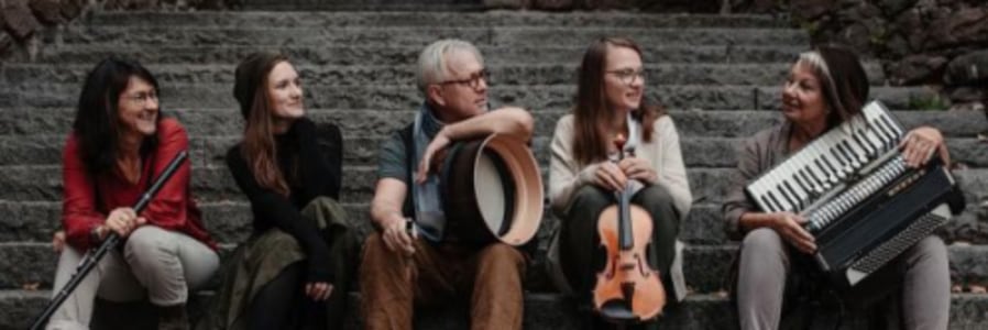 Molly Malone – OPEN AIR - 24.07.2026 19:00 at Kunstverein NH10, Schererstraße 18, 4020 Linz, Österreich