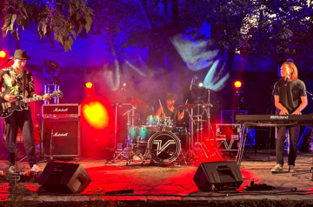 MÄX Open Air x Backstage Cafe - Sat, Jul 25, 2026, 18:00 at MÄX, Singergasse 6-8, 2700 Wiener Neustadt, Österreich