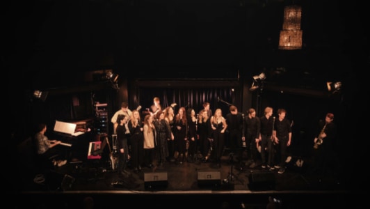 MOZ IM TURM: DIE 9. MUSIKALISCHE WEIHNACHTSFEIER - KOMMET IHR HIRTEN & INNEN - 09.12.2025 20:30 at Treibhaus, Angerzellgasse 8 Am Volksgarten, 6020 Innsbruck, Österreich