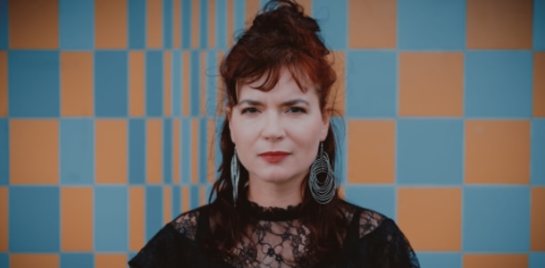 ELINA DUNI & ROB LUFT: REACHING FOR THE MOON. STIMMENZAUBERIN & SAITENVIRTUOSE - Mi., 27.05.2026, 20:30 at Treibhaus, Angerzellgasse 8 Am Volksgarten, 6020 Innsbruck, Österreich