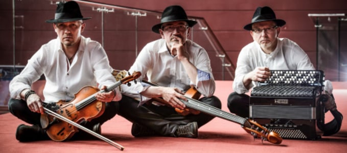 KROKE // KLEZMER AUS KRAKAU :: AKKORDEON, BRATSCHE & KONTRABASS - Sun, Nov 01, 2026, 20:00 at Treibhaus, Angerzellgasse 8 Am Volksgarten, 6020 Innsbruck, Österreich