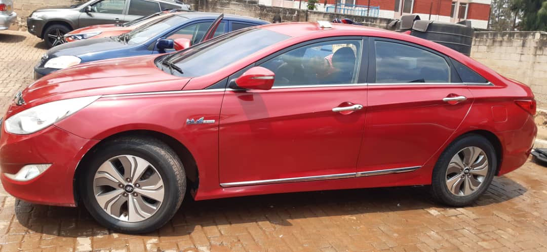 Hyundai Sonata - Image 4