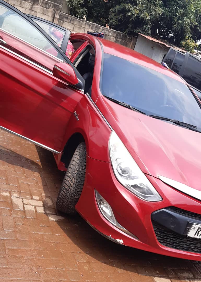 Hyundai Sonata - Image 1