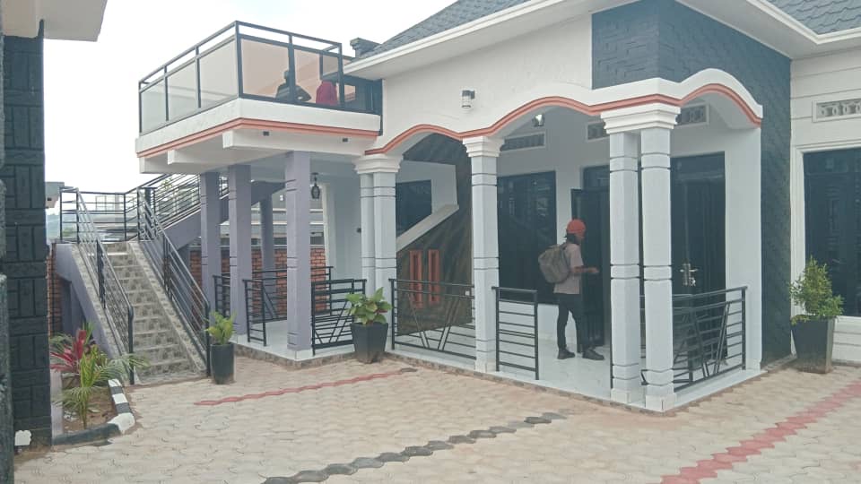 House - Image 1