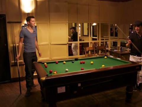 Dover Castle Hostel and Bar — social hostel in London, United Kingdom