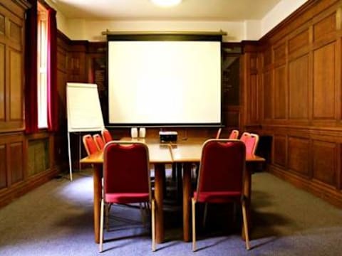 YHA London St Pauls — social hostel in London, United Kingdom