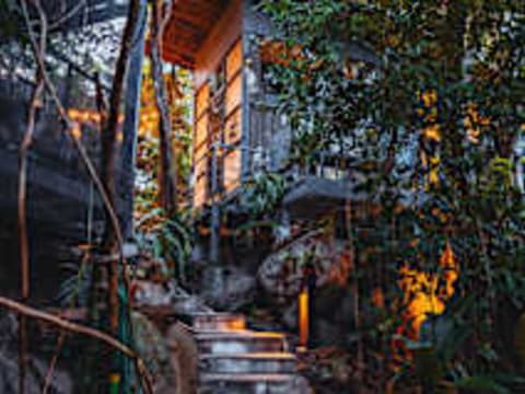 The Warehouse Hostel — social hostel in Koh Tao, Thailand