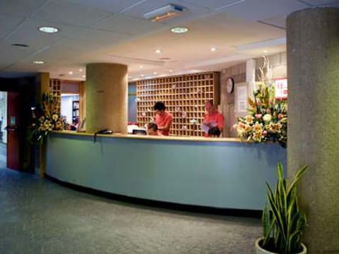 Albergue Juvenil Colegio Mayor Galileo Galilei — social hostel in Valencia, Spain