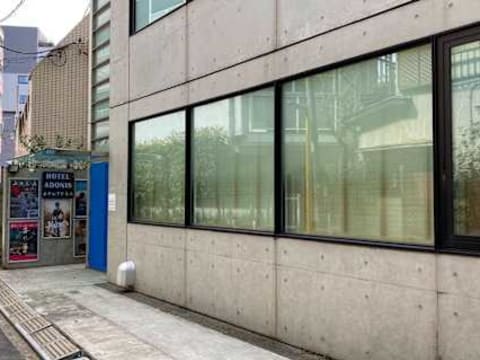 HOTEL ADONIS near Shibuya-Male only Dorm — social hostel in Tokyo, Japan