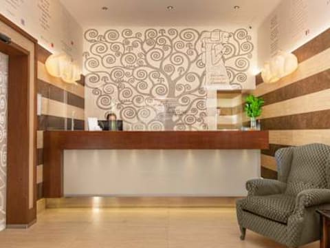 Budget Rooms Des Arts — social hostel in Rome, Italy