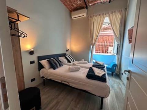 Român Holidays — social hostel in Rome, Italy