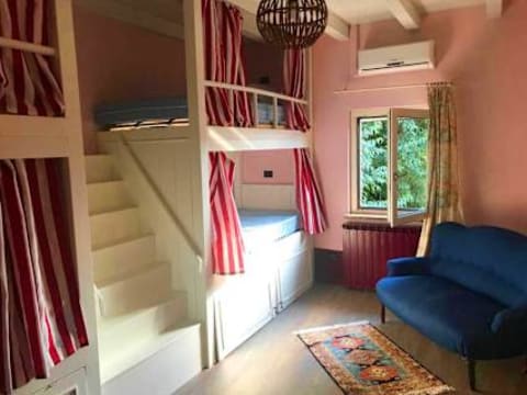 Grand Hostel Coconut — social hostel in Milan, Italy