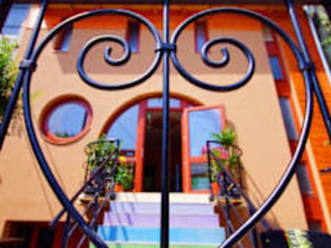 Shantee House — social hostel in Budapest, Hungary