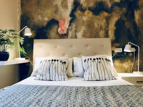 Lekkerurlaub — social hostel in Berlin, Germany