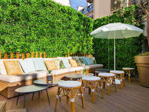 Le Village Montmartre by Hiphophostels — social hostel in Paris, France