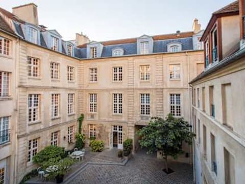 MIJE Marais — social hostel in Paris, France