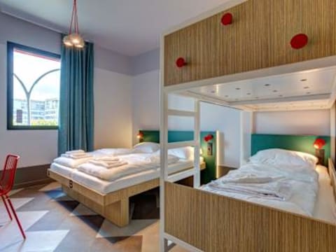 MEININGER Paris Porte de Vincennes — social hostel in Paris, France