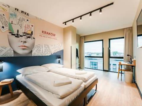 MEININGER Krakow Centrum — social hostel in Krakow, Poland