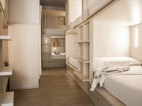 room00 Salvador Hostel — social hostel in Seville, Spain