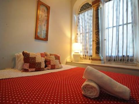 La Flamenka Hostel — social hostel in Seville, Spain