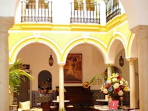 Hotel Abanico — social hostel in Seville, Spain