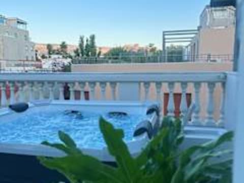 Pink Pineapple — social hostel in Athens, Greece