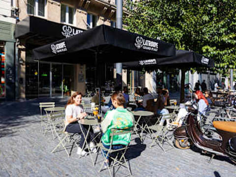 Latroupe Grand Place — social hostel in Brussels, Belgium