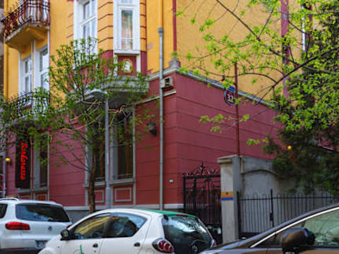 Guest House 32 — social hostel in Sofia, Bulgaria