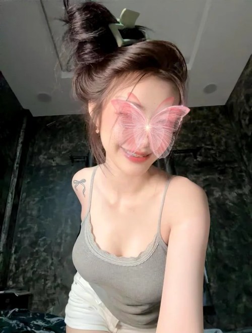 รับงานในตัวเมือง / ใกล้เคียง น้องหมิว สไตล์หน้าอกตู้ม บริการเพื่อนเที่ยวคาเฟ่ ปลอดภัยไม่โอนมัดจำ